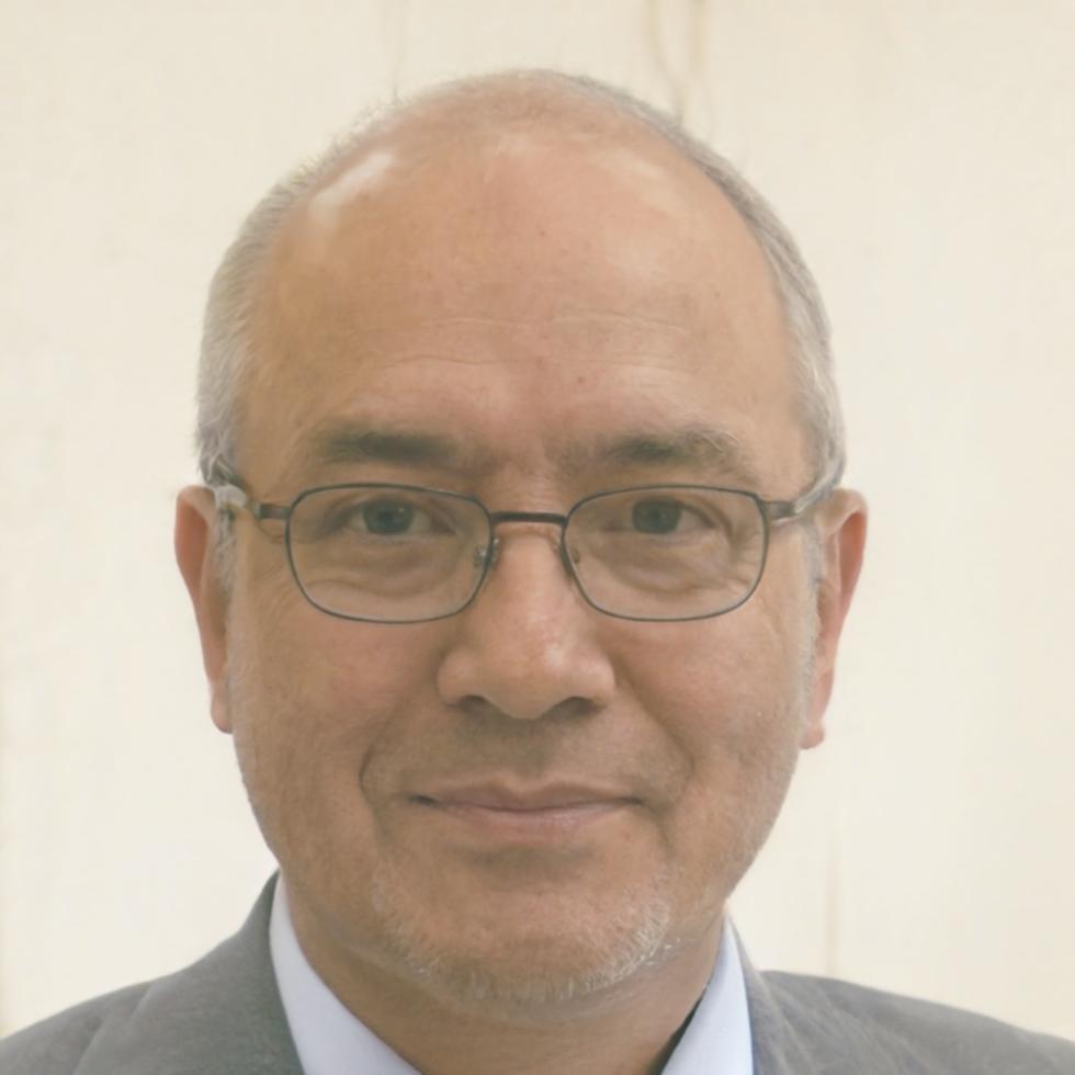 Carlos Mendoza, mentor financiero especializado en planificación familiar